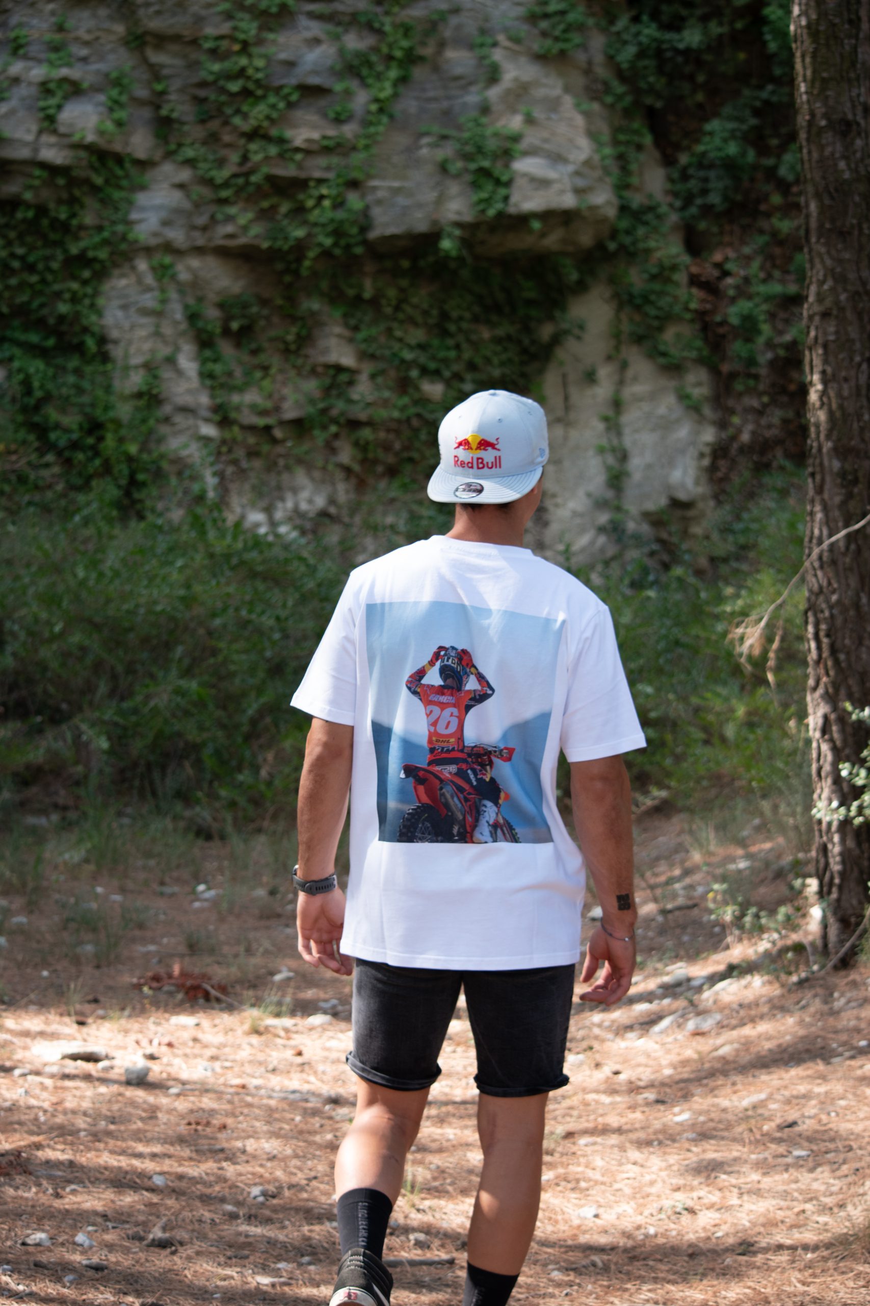 JG26 LOOKING FORWARD TEE